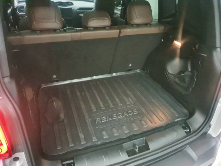 JEEP - RENEGADE - 2020/2021 - Branca - R$ 108.900,00