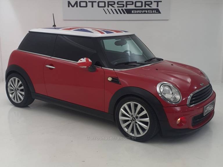 MINI - COOPER - 2011/2012 - Vermelha - R$ 69.900,00