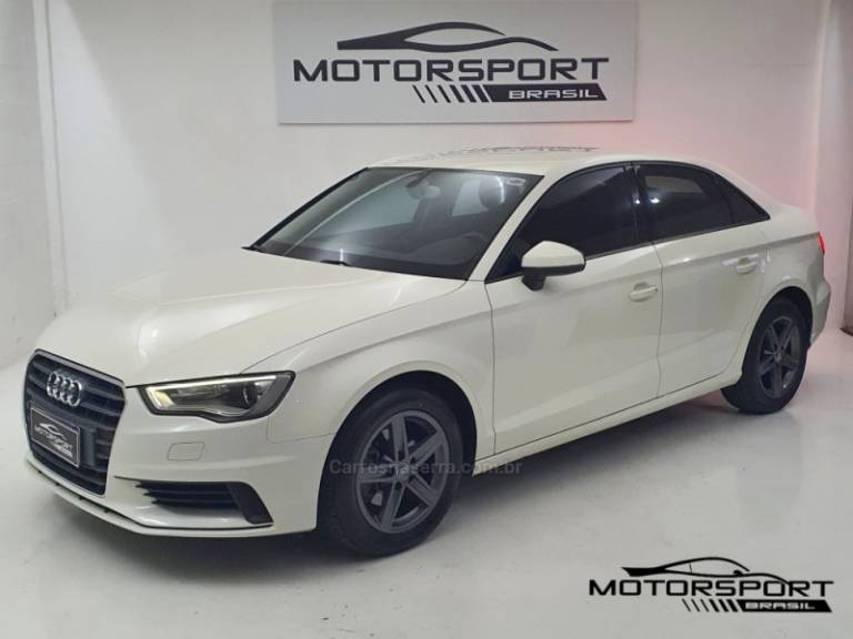 AUDI - A3 - 2015/2015 - Branca - R$ 79.900,00