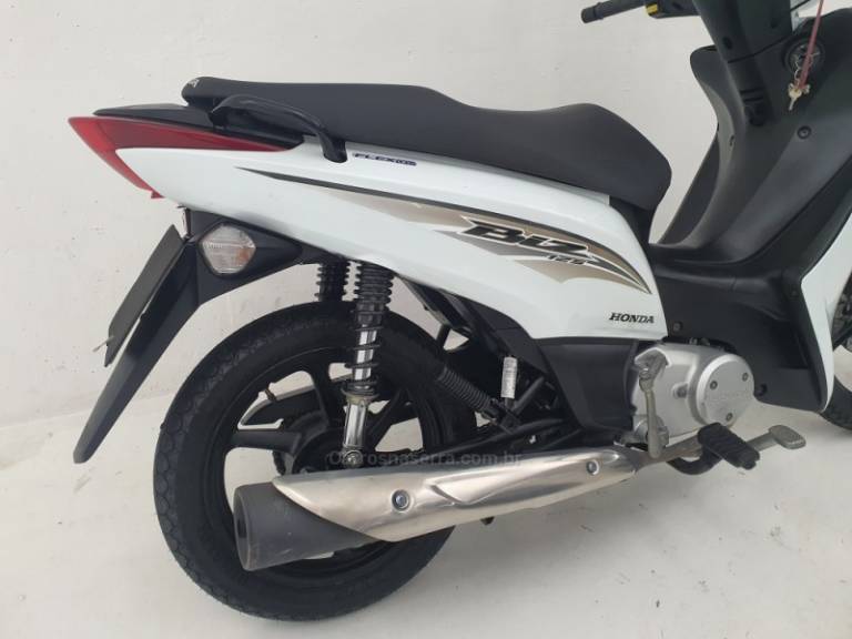 HONDA - BIZ 125 - 2016/2016 - Branca - R$ 13.900,00