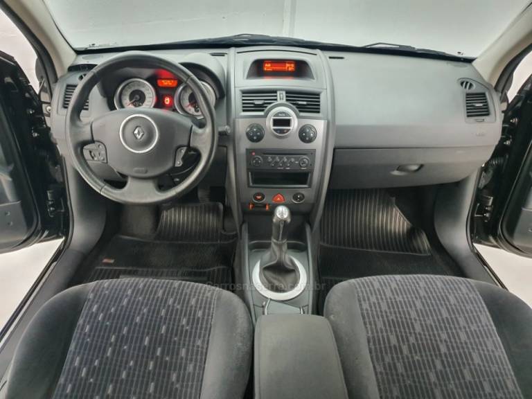 RENAULT - MÉGANE - 2012/2013 - Preta - R$ 39.900,00