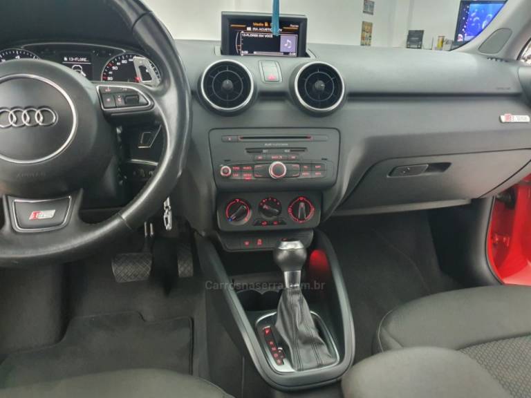 AUDI - A1 - 2012/2013 - Vermelha - R$ 71.500,00