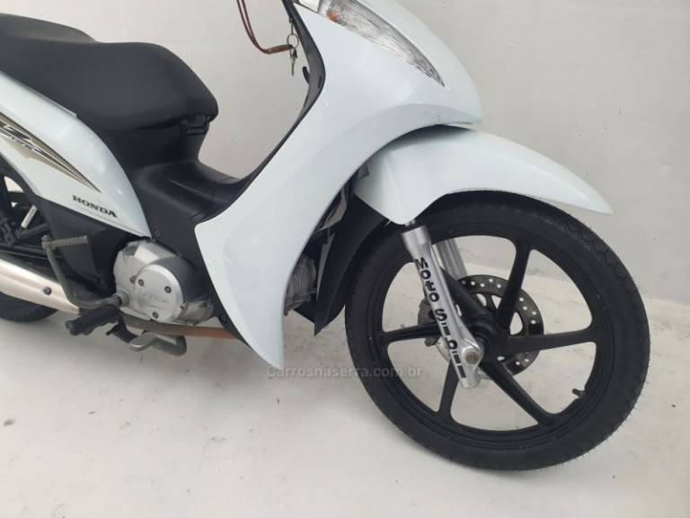 HONDA - BIZ 125 - 2016/2016 - Branca - R$ 13.900,00