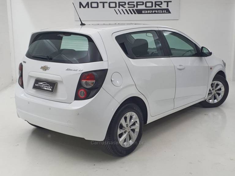 CHEVROLET - SONIC - 2012/2013 - Branca - R$ 36.500,00